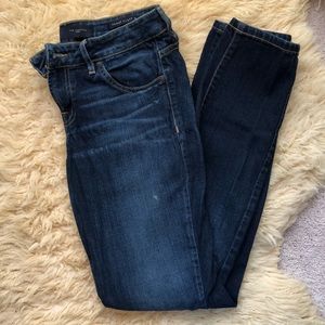 Guess power curvy mid rise jeans
